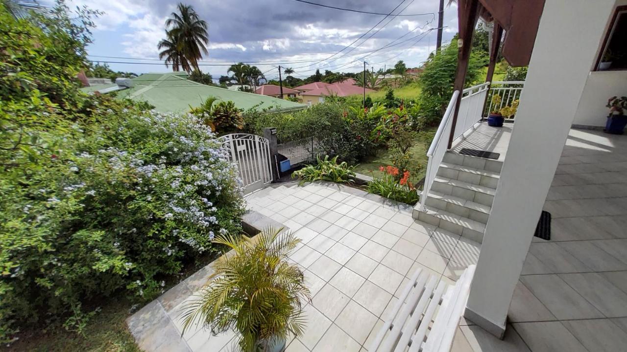Appartement Les Bougainvilliers Vue Mer Сент-Клод Екстер'єр фото